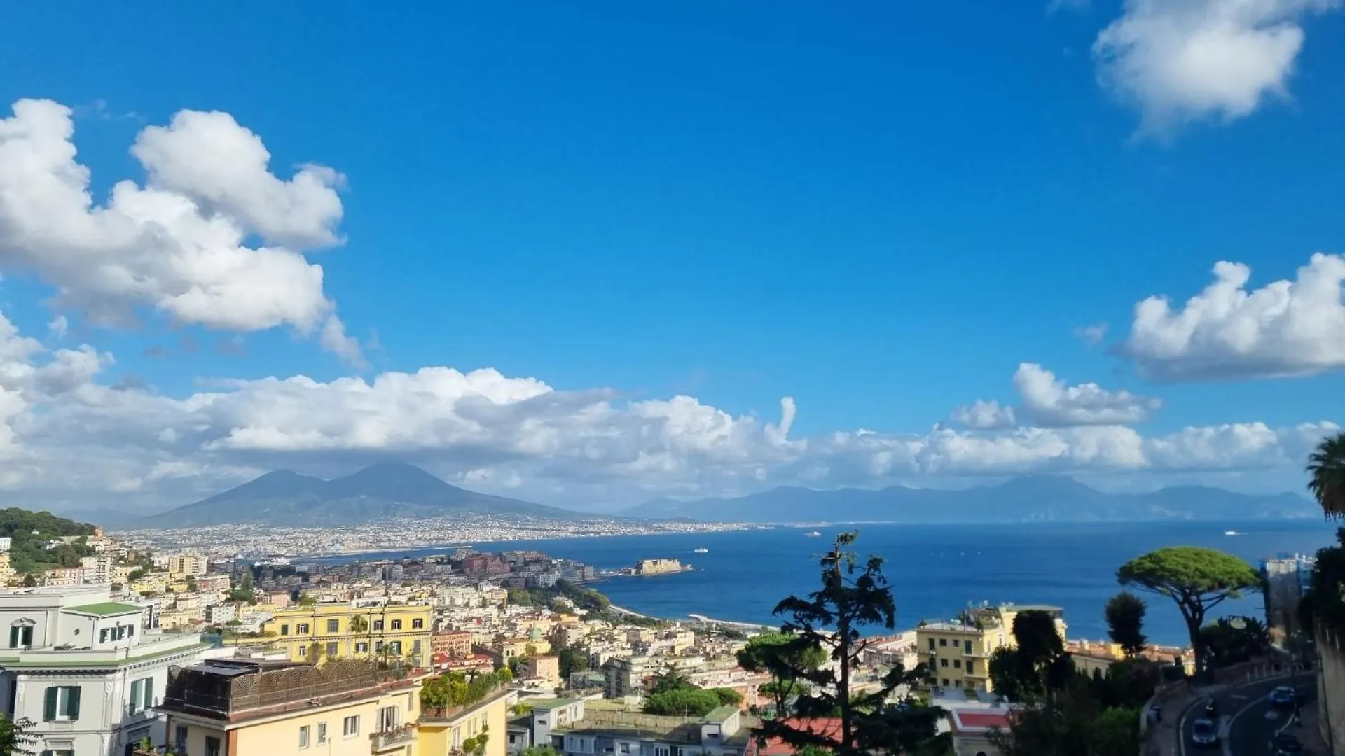 Niluna Naples 0*,  Italy