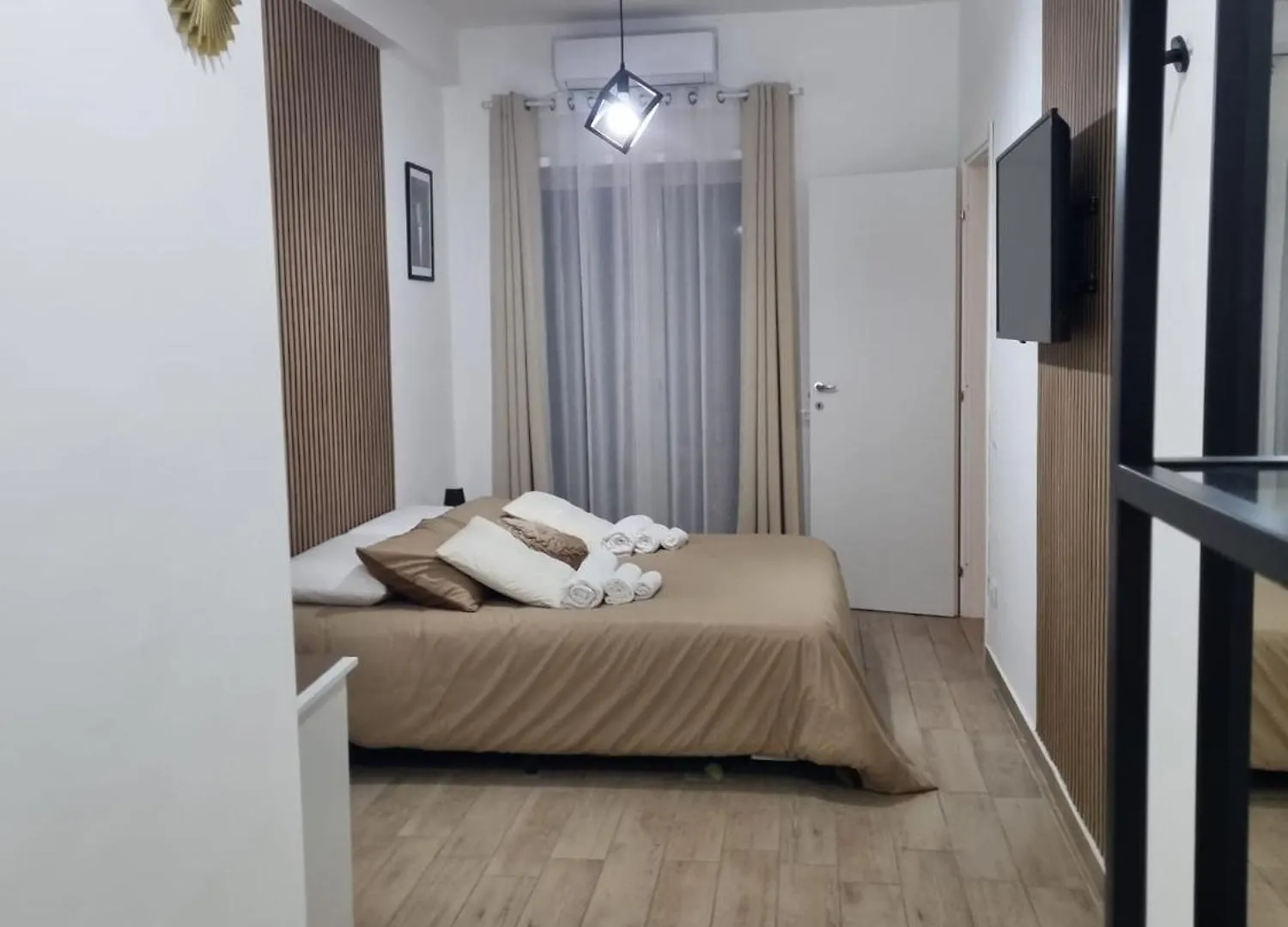 Niluna Naples